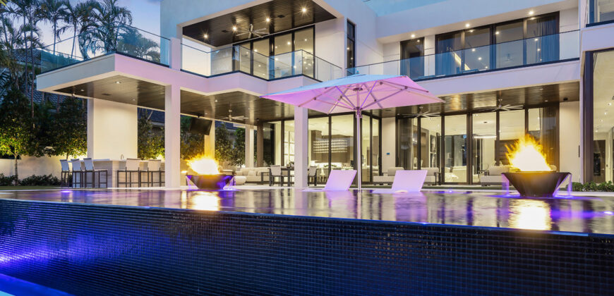 Ultra-Luxury Modern Waterfront Estate