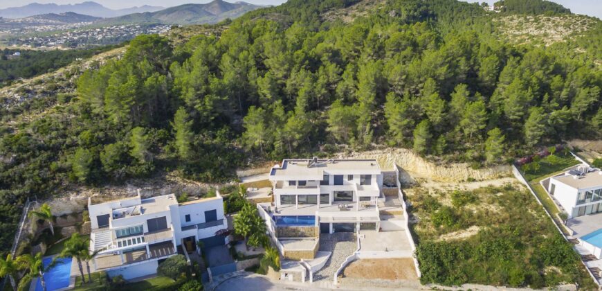 Fantastic Property in Javea With Panoramic Sea and Valley Views