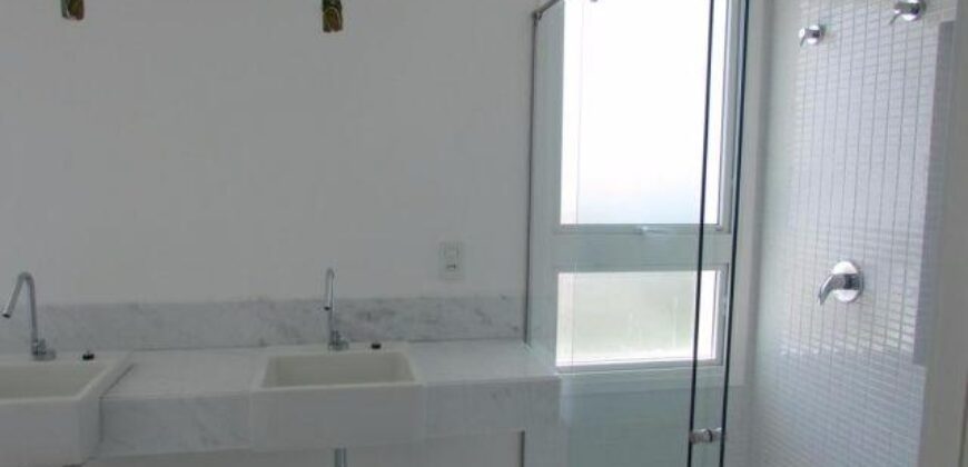 650mt Sea Jurerê Internacional Beach-FLORIANÓPOLIS-BRAZIL-Luxury House 4Dorm