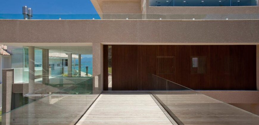 OCEANFRONT and OCEANVIEW Cacupé Beach-FLORIANÓPOLIS-BRAZIL-New Luxury House 4Suites in Condominium